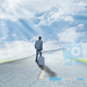 businessman_walk_on_arrow_road