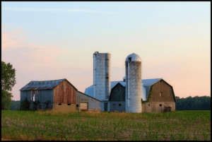 Factory Farms vs Family Farms: How They Affect US Farming?